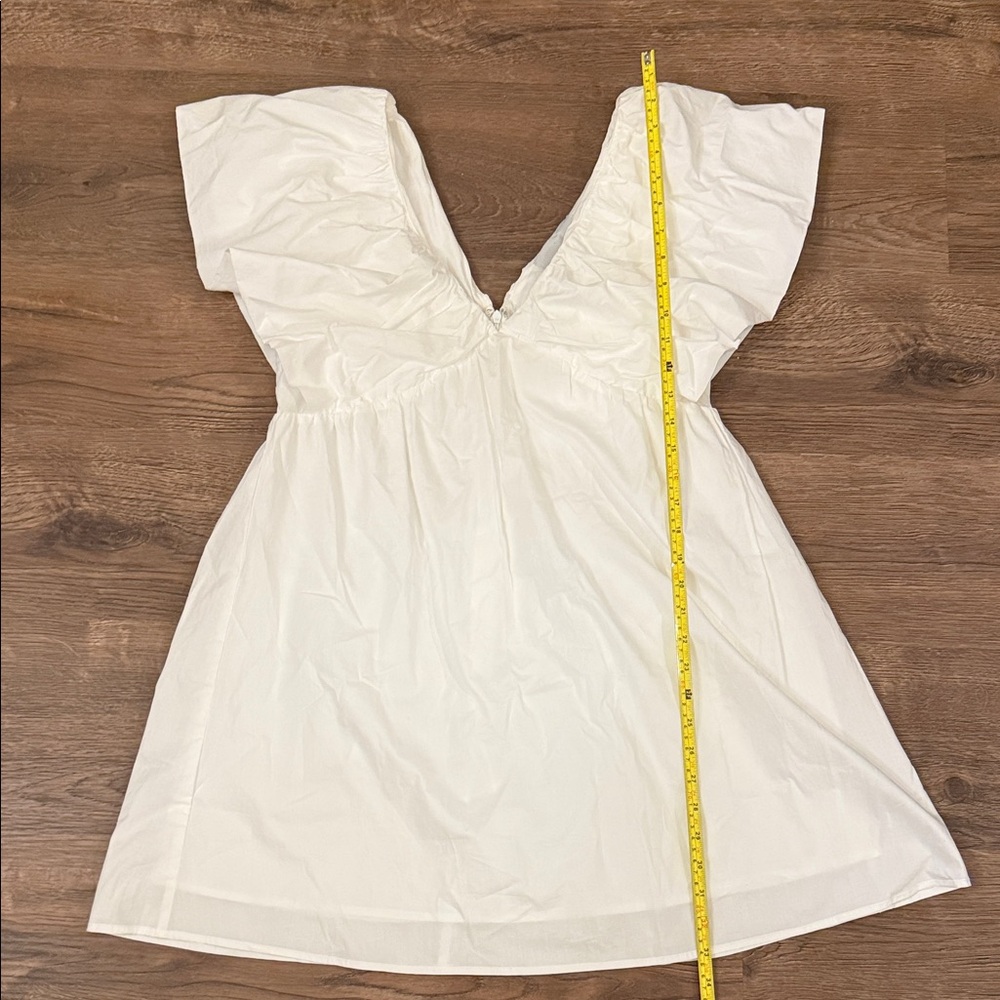 Hausen Flutter Sleeve White V-Neck Dress Size Large